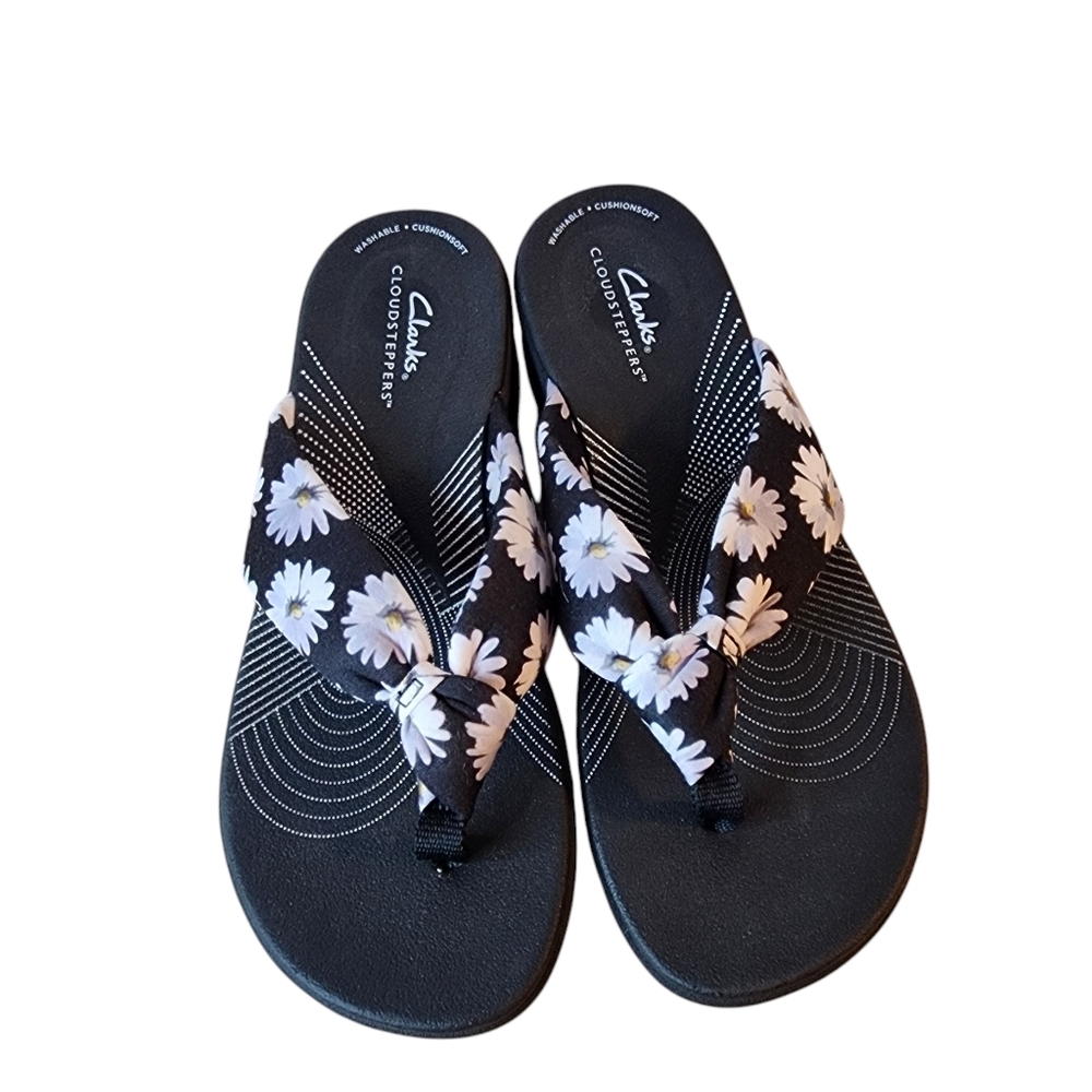 Cloudsteppers by Clarks WOMEN'S Arla Glison H Black Floral Sandals